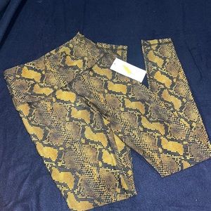 NWT pheel leggings